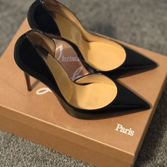 Gently loved Iriza 100 Patent Leather Louboutins - Picture 3 of 8
